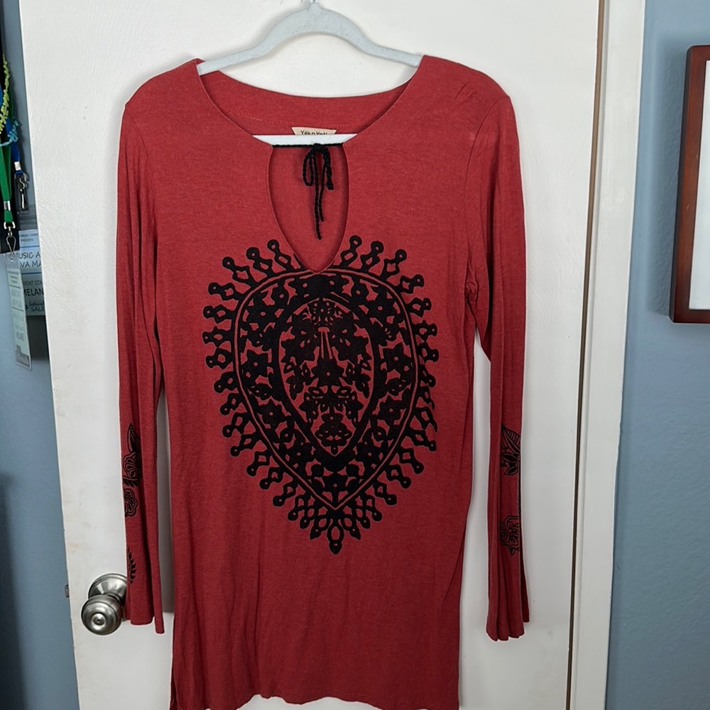Yak n Yeti Key Hole Tie Front Tunic Sz L